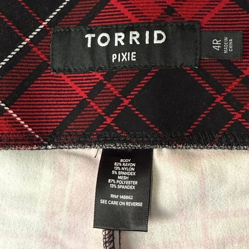 Torrid Pants Womens 4XL Red Black Plaid Pixie Pull‎ On Plus Size Stretch Holiday